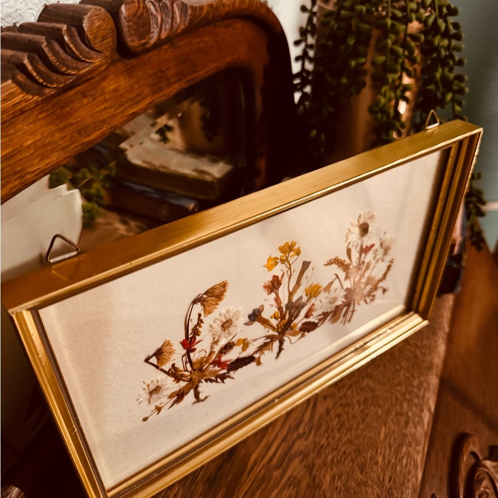 VTG Reichlin Framed Floral Art Pressed Flowers with Gold Frame Switzerland - Picture 2 of 6